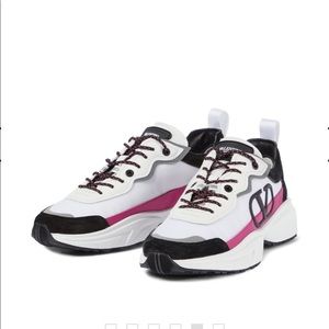 Valentino Garavani women’s Shegoes Lace up low top sneakers
